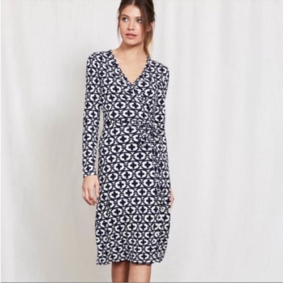 Boden Dresses & Skirts - Boden Blue White Geometric Print Jersey Knit Wrap Midi Dress in Size 6